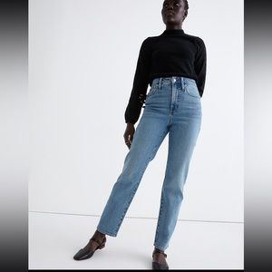 Madewell The Petite Curvy Perfect Vintage Straight Jean in Hoye Wash